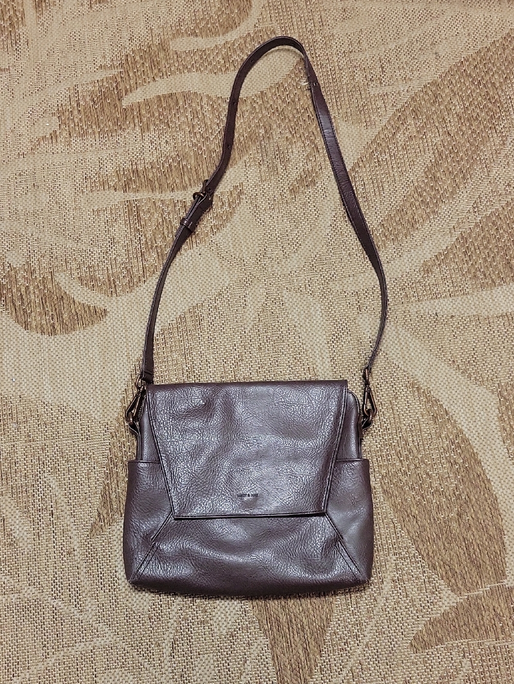 Matt And Nat Classic Women's Crossbody Bag in Dark Brown